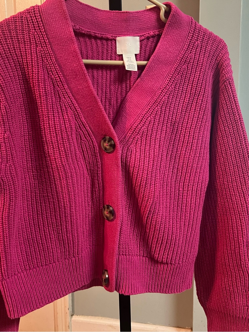 H&M Fuchsia Ribbed Button-Front Cardigan - Picture 2 of 4